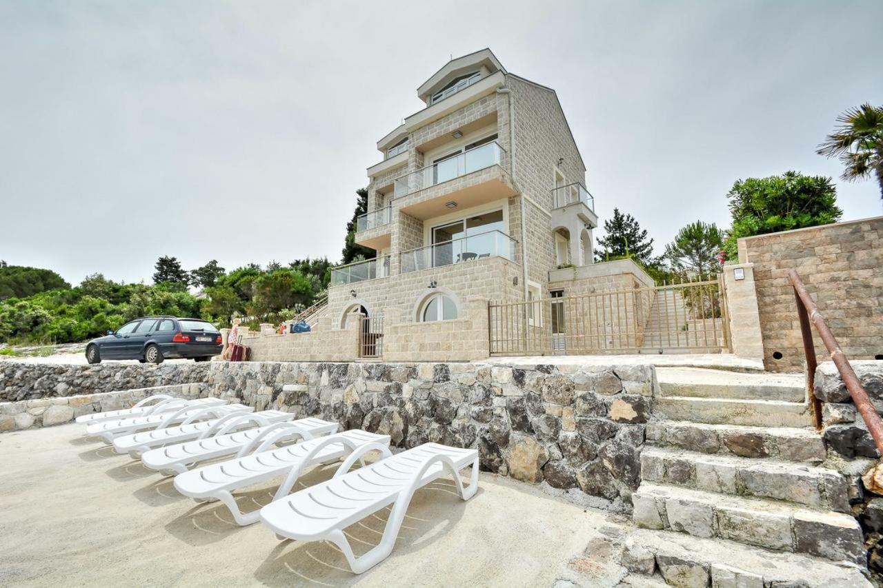 Villa Leut Montesol Tivat Krasići المظهر الخارجي الصورة